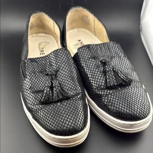 Anne Klein  Black Textured Loafers